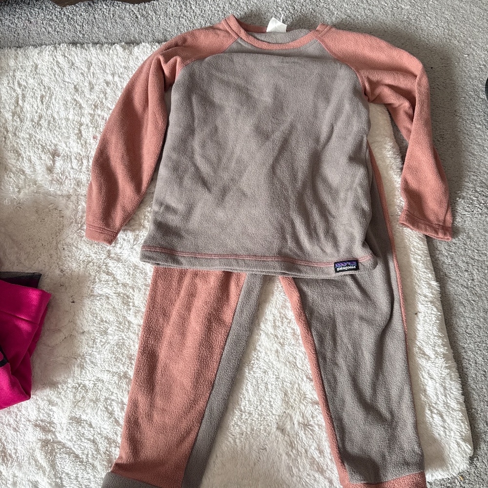 Girls size 5t Patagonia fleece two piece set